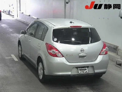 NISSAN TIIDA