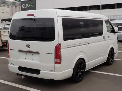 TOYOTA HIACE VAN