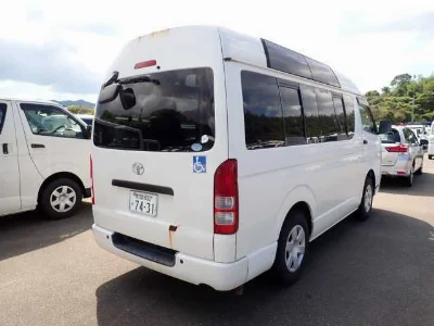 TOYOTA HIACE VAN