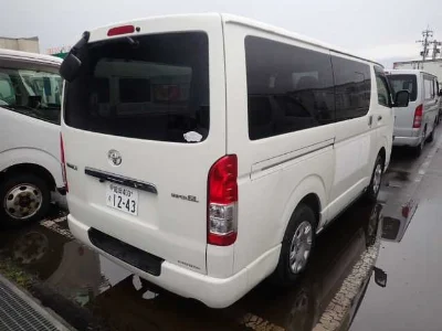 TOYOTA HIACE VAN
