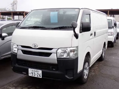 TOYOTA HIACE VAN