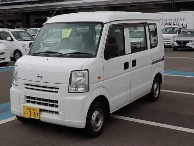 NISSAN CLIPPER VAN