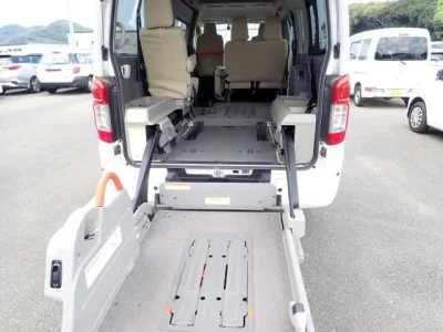 NISSAN NV350 CARAVAN