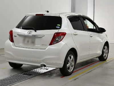 TOYOTA VITZ