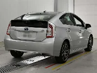 Цена авто Toyota Prius с аукционов Японии, номер кузова ZVW30, пробег 98 000, оценка 7