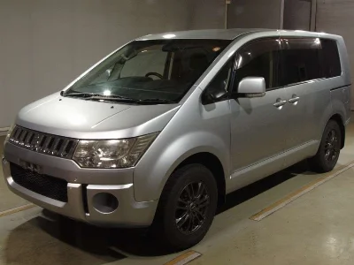 MITSUBISHI DELICA D5