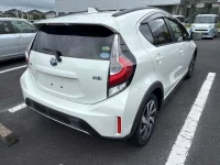 Цена авто Toyota Aqua с аукционов Японии, номер кузова NHP10H, пробег 80 000, оценка 8