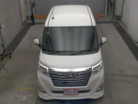 Цена авто Toyota Roomy с аукционов Японии, номер кузова M900A, пробег 85 000, оценка 6