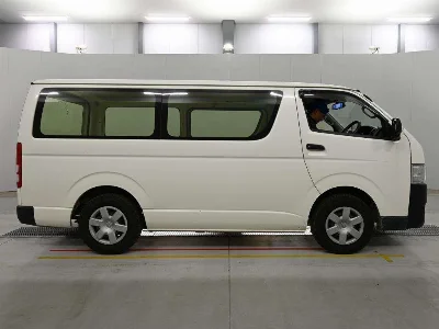TOYOTA REGIUS VAN