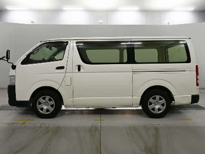 TOYOTA REGIUS VAN