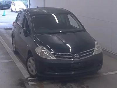 NISSAN TIIDA