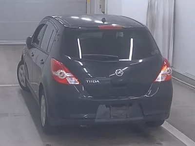 NISSAN TIIDA