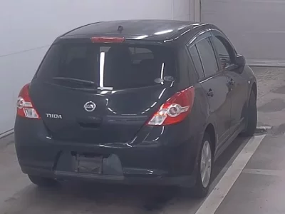 NISSAN TIIDA