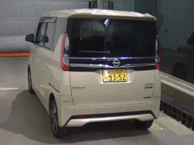 NISSAN ROOX