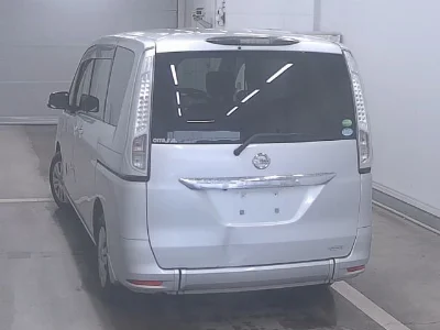 Статистика аукционов Nissan Serena