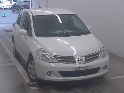 NISSAN TIIDA