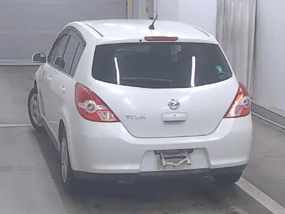 NISSAN TIIDA