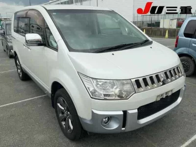 MITSUBISHI DELICA D5