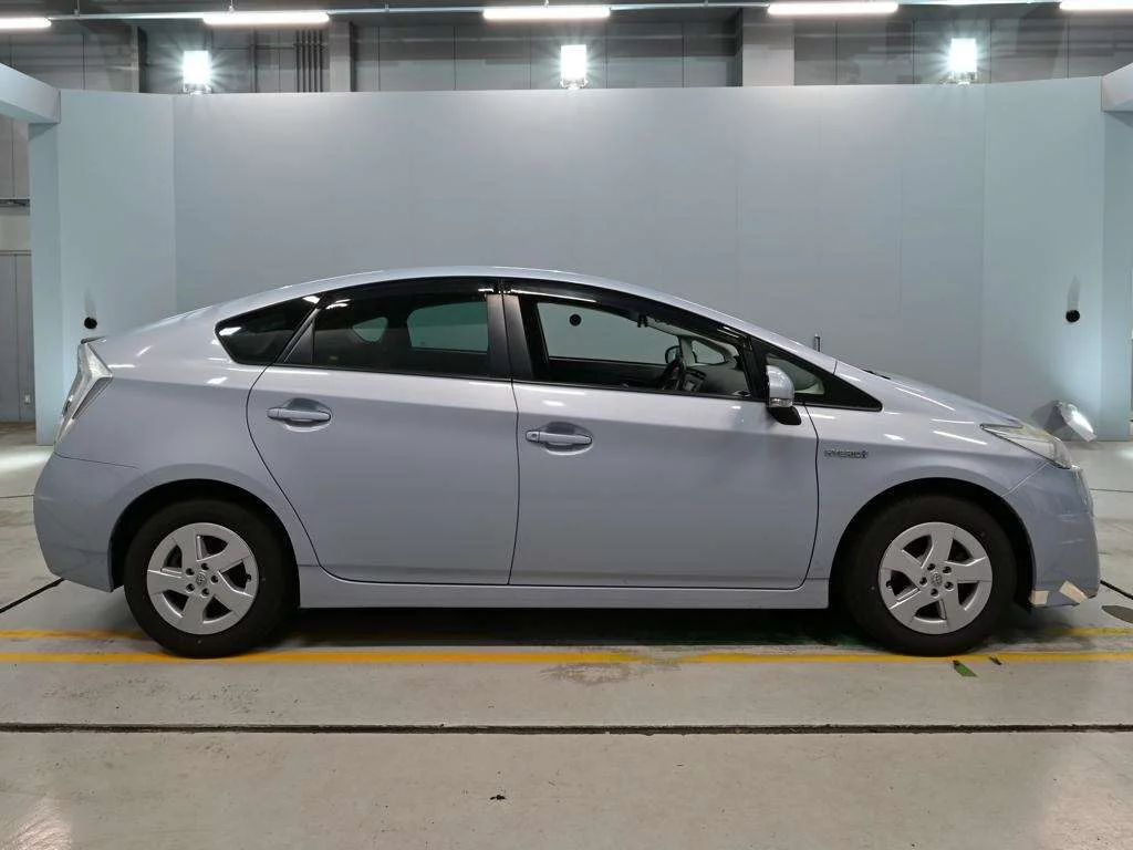 Toyota Prius L, миниатюра 3
