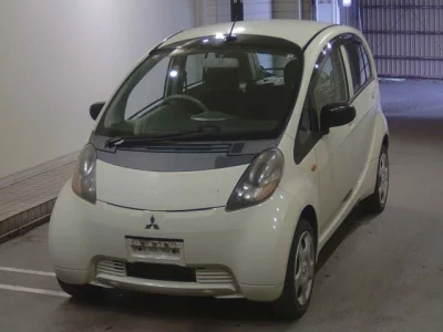 Mitsubishi i