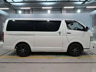 TOYOTA REGIUS VAN