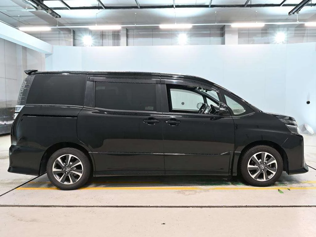 Toyota Voxy ZS, миниатюра 3