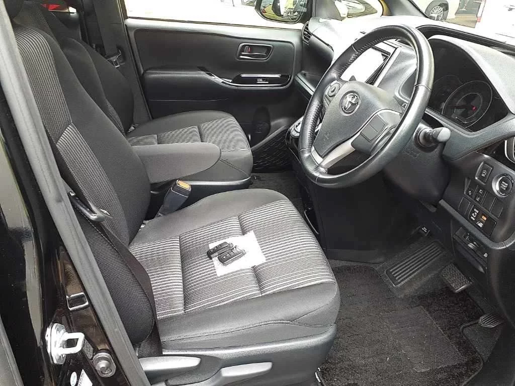 Toyota Voxy ZS, миниатюра 10