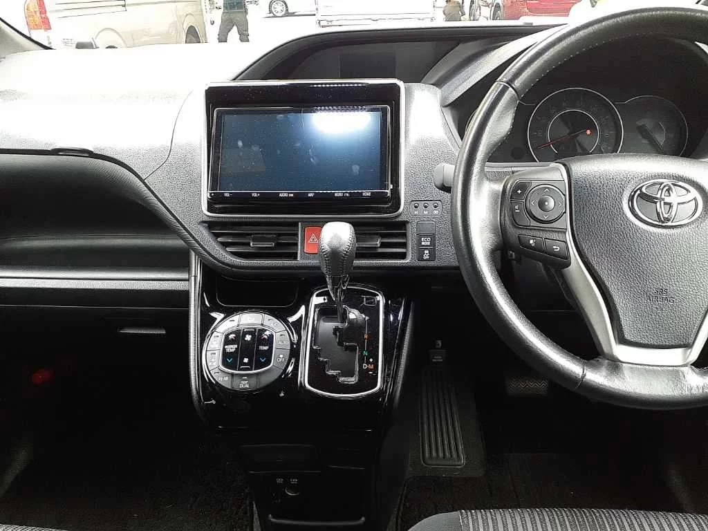 Toyota Voxy ZS, миниатюра 11