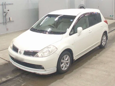 NISSAN TIIDA