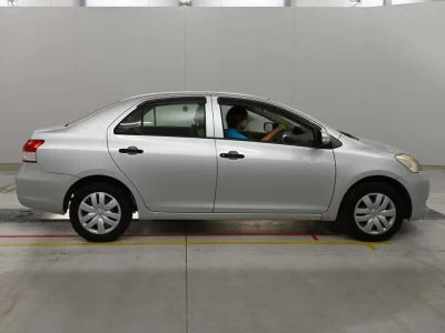 TOYOTA BELTA 3