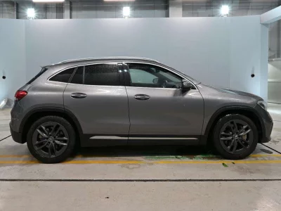MERCEDES BENZ GLA