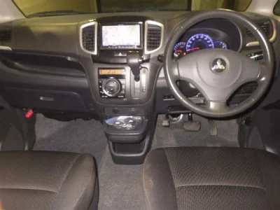 MITSUBISHI DELICA D2