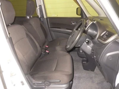 MITSUBISHI DELICA D2
