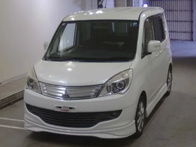 MITSUBISHI DELICA D2