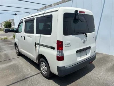 TOYOTA LITE ACE VAN
