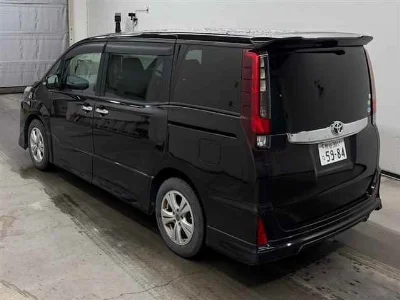 TOYOTA NOAH