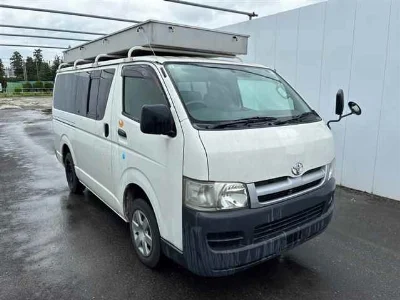 TOYOTA REGIUS VAN