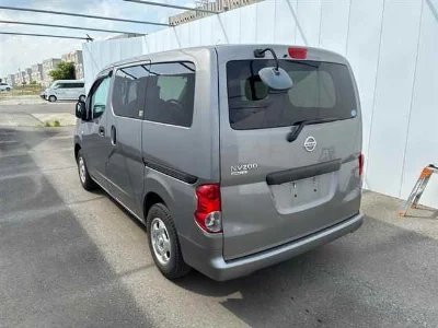 NISSAN NV200