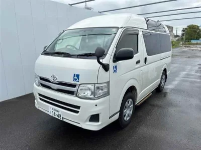 TOYOTA HIACE VAN