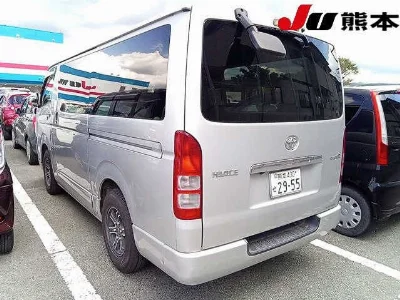 TOYOTA HIACE VAN