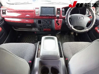 TOYOTA HIACE VAN