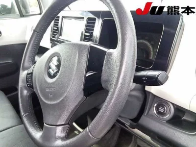 SUZUKI MRWAGON