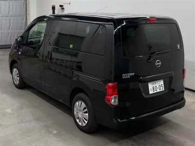 NISSAN NV200