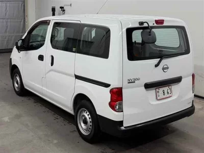 NISSAN NV200