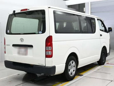 TOYOTA HIACE VAN