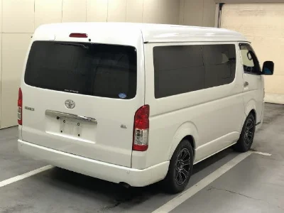 TOYOTA HIACE