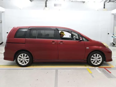 TOYOTA ISIS