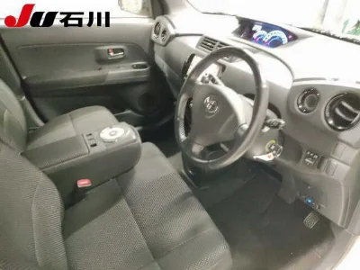 TOYOTA BB