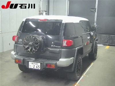 TOYOTA FJ CRUISER