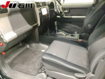 TOYOTA FJ CRUISER